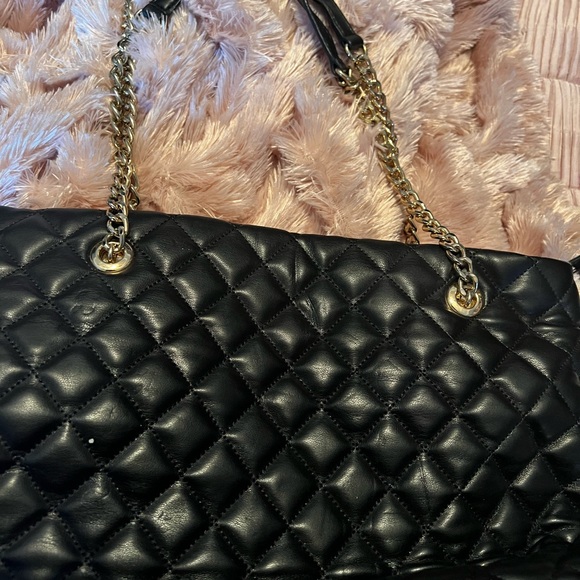 Love Moschino Black Quilted Bag with Gold Chain - Picture 4 of 4
